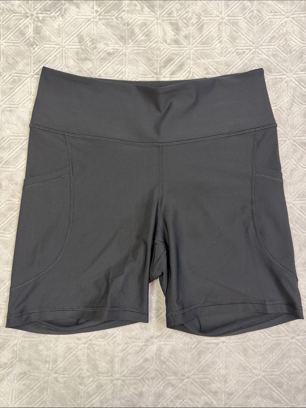 Old Navy Mid-Rise Bike Shorts 8" inseam